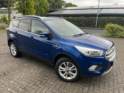 Gebraucht Ford Kuga Titanium 150 PS (110 kW) 2018 Blau SUV