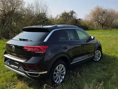 Gebraucht VW T-Roc 150 PS (110 kW) 2024 Schwarz SUV