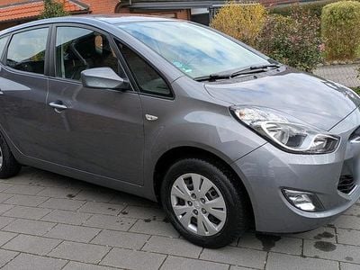 Gebraucht Hyundai ix20 90 PS (66 kW) 2015 Grau Kleinwagen