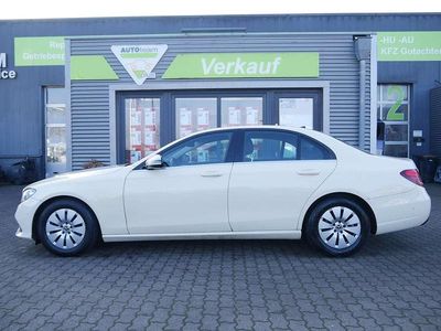 Hellelfenbein unilack Gebraucht 2019 Mercedes E200 Limousine | 8.290 € (Fairer Preis)