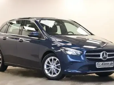 Używany Mercedes B200 Progressive 150 KM (110 kW) 2019 Czarny Minivan