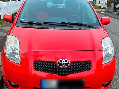 Usata Toyota Yaris Luna 69 CV (50 kW) 2009 Rosso Utilitaria