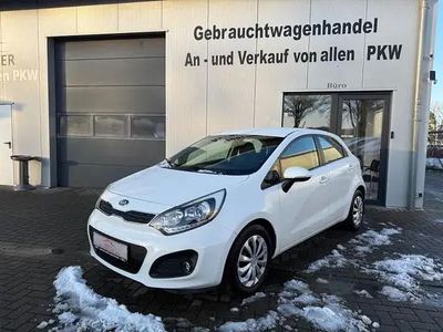 Usata Kia Rio Spirit 75 CV (55 kW) 2014 Bianco Berlina