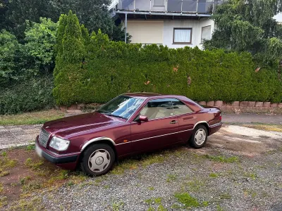 Gebraucht Mercedes E200 136 PS (100 kW) 1996 Rot Coupé