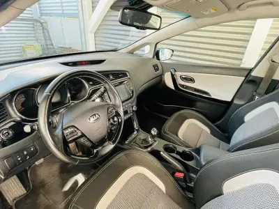 Gebraucht Kia Ceed Spirit 135 PS (99 kW) 2017 Schwarz Kleinwagen