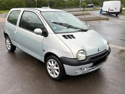 Begagnad Renault Twingo Initiale 75 HK (55 kW) 2002 Silver Halvkombi