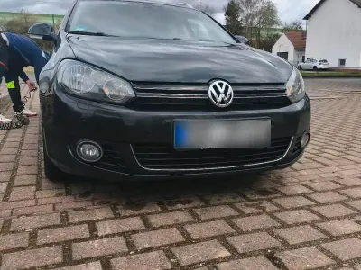 Gebraucht VW Golf VI 105 PS (77 kW) 2011 Schwarz Kleinwagen