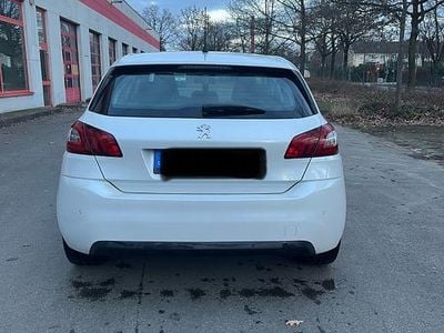 Weiß Gebraucht 2014 Peugeot 308 Allure Limousine | 6.300 € (Fairer Preis)
