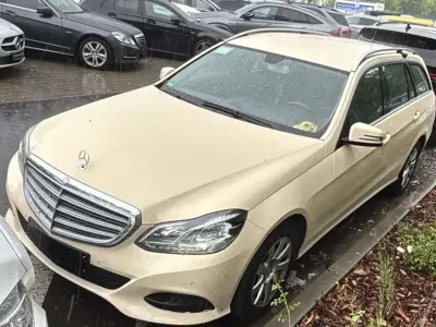 Gebraucht Mercedes E200 136 PS (100 kW) 2013 Beige Kombi