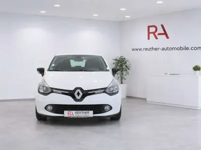 Second-hand Renault Clio IV Initiale Paris 90 CP (66 kW) 2014 Alb Berlinǎ