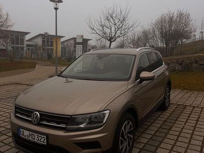 Gold Gebraucht 2017 VW Tiguan Sound SUV | 17.900 € (Fairer Preis)