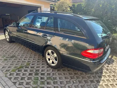 Gebraucht Mercedes E200 Avantgarde 163 PS (119 kW) 2005 Blau Limousine