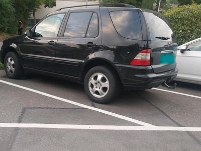Gebraucht Mercedes ML270 163 PS (119 kW) 2004 Schwarz SUV