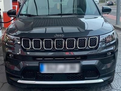 Gebraucht Jeep Compass 150 PS (110 kW) 2022 Grau SUV