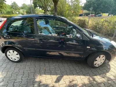 Gebraucht Ford Fiesta 80 PS (58 kW) 2005 Blau Kleinwagen