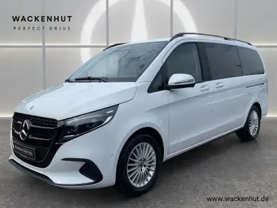 Gebraucht Mercedes V220 Style 163 PS (119 kW) 2025 Weiss Van / Kleinbus
