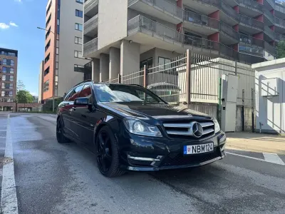 Gebraucht Mercedes C300 Avantgarde 231 PS (169 kW) 2011 Schwarz Limousine