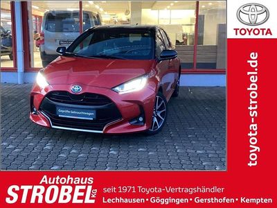 Gebraucht Toyota Yaris Hybrid Style 116 PS (85 kW) 2021 Emotional red / black Kleinwagen