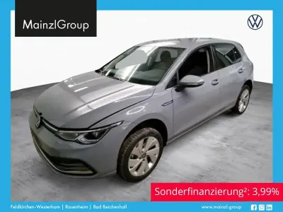 Gebraucht VW Golf VIII Style 131 PS (96 kW) 2024 Grau Limousine