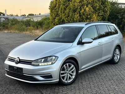 Gebraucht VW Golf VII Comfortline 131 PS (96 kW) 2019 Silber Kombi