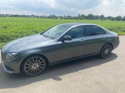 Grau Gebraucht 2017 Mercedes E220 Limousine | 25.900 € (Guter Preis)