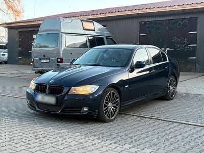 Gebraucht BMW 330 238 PS (175 kW) 2011 Blau Limousine