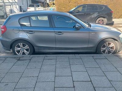 Gebraucht BMW 116 122 PS (89 kW) 2010 Grau Kleinwagen