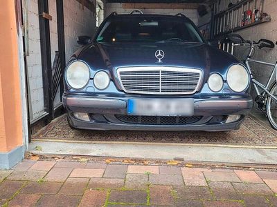 Mercedes E280