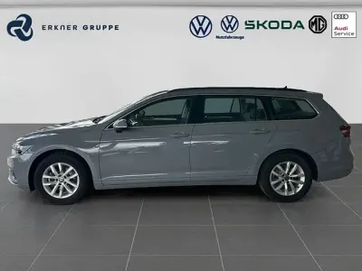 Gebraucht VW Passat Business 150 PS (110 kW) 2024 Mondsteingrau Kombi