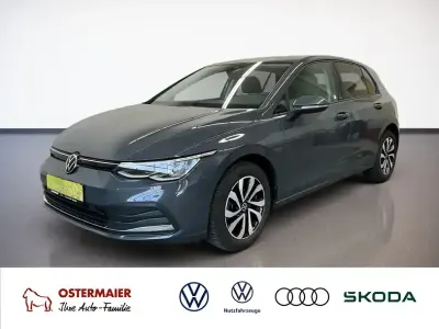Gebraucht VW Golf VIII Life 131 PS (96 kW) 2022 Grau Limousine