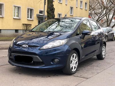 Gebraucht Ford Fiesta 70 PS (51 kW) 2010 Blau Kleinwagen