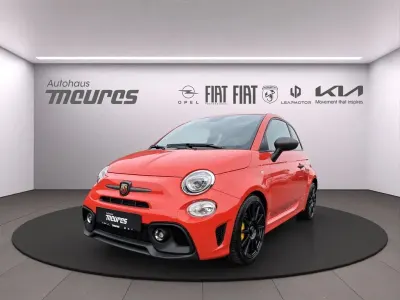 Używany Abarth 695 179 KM (131 kW) 2023 Pomarańczowy Hatchback