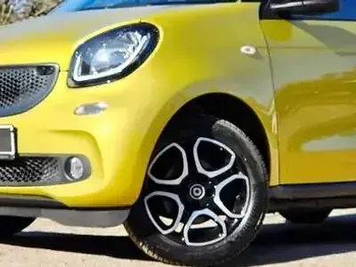Używany Smart ForFour 90 KM (66 kW) 2016 Złoty Hatchback