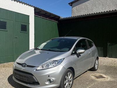 Gebraucht Ford Fiesta Trend 82 PS (60 kW) 2009 Silber Kleinwagen