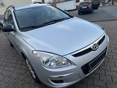Silber Gebraucht 2008 Hyundai i30 Classic Kombi | 3.390 €