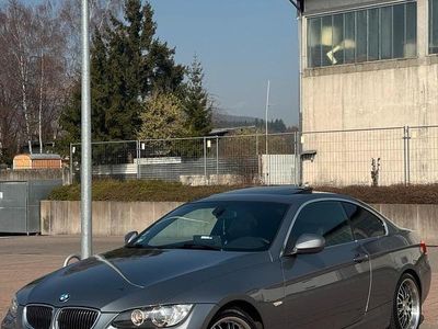 Gebraucht BMW 325 218 PS (160 kW) 2009 Grau Coupé