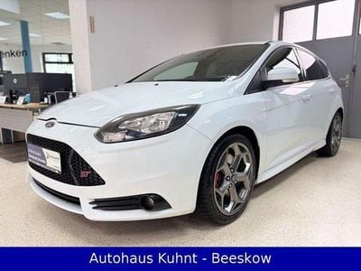 Gebraucht Ford Focus ST 250 PS (183 kW) 2013 Weiß Limousine