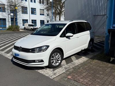 Gebraucht VW Touran 115 PS (84 kW) 2016 Weiß Van / Kleinbus