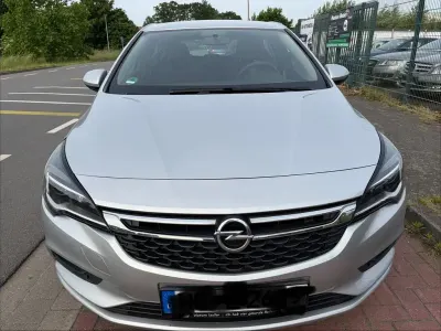 Gebraucht Opel Astra Active 110 PS (80 kW) 2017 Silber Limousine