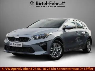 Gebraucht Kia Ceed Vision 136 PS (100 kW) 2021 Silber Kleinwagen