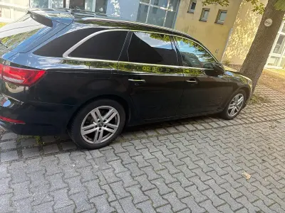 Gebraucht Audi A4 150 PS (110 kW) 2019 Schwarz Kombi