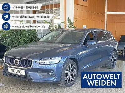 Gebraucht Volvo V60 Core 163 PS (119 kW) 2023 Blau Kombi