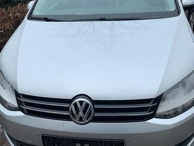 Gebraucht VW Sharan 140 PS (102 kW) 2015 Silber Van / Kleinbus