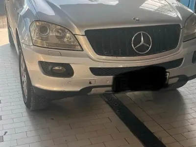Gebraucht Mercedes ML320 247 PS (181 kW) 2007 Silber SUV
