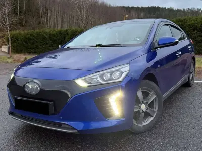 Gebraucht Hyundai Ioniq Premium 88 kW (120 PS) 2019 Blau Kleinwagen