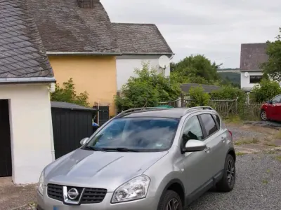 Gebraucht Nissan Qashqai 141 PS (103 kW) 2009 Silber SUV