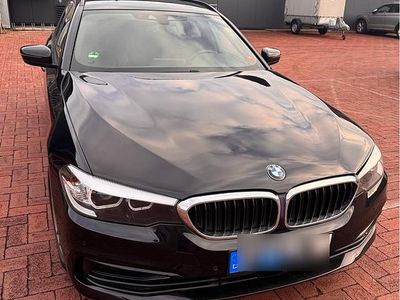 Schwarz Gebraucht 2019 BMW 520 Shadowline Kombi | 22.500 € (Fairer Preis)