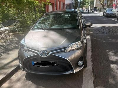 Usata Toyota Yaris Hybrid 116 CV (85 kW) 2017 Grigio Utilitaria