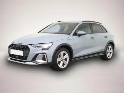 Gebraucht Audi A3 Ambiente 204 PS (150 kW) 2025 Manufacturer Limousine