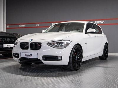 Begagnad BMW 116 Shadowline 136 HK (100 kW) 2013 Vit Halvkombi
